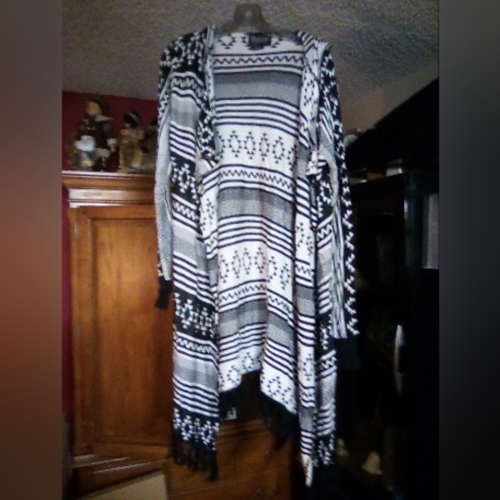 Black and white long sleeve cardigan